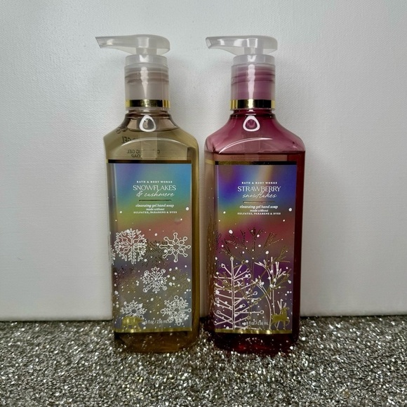 Bath and Body Works Hand Soap Strawberry Snowflakes & Snowflakes & Cashmare NWT - Picture 2 of 5